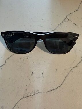 Ray-Ban Black Polarized Wayfarer Sunglasses
